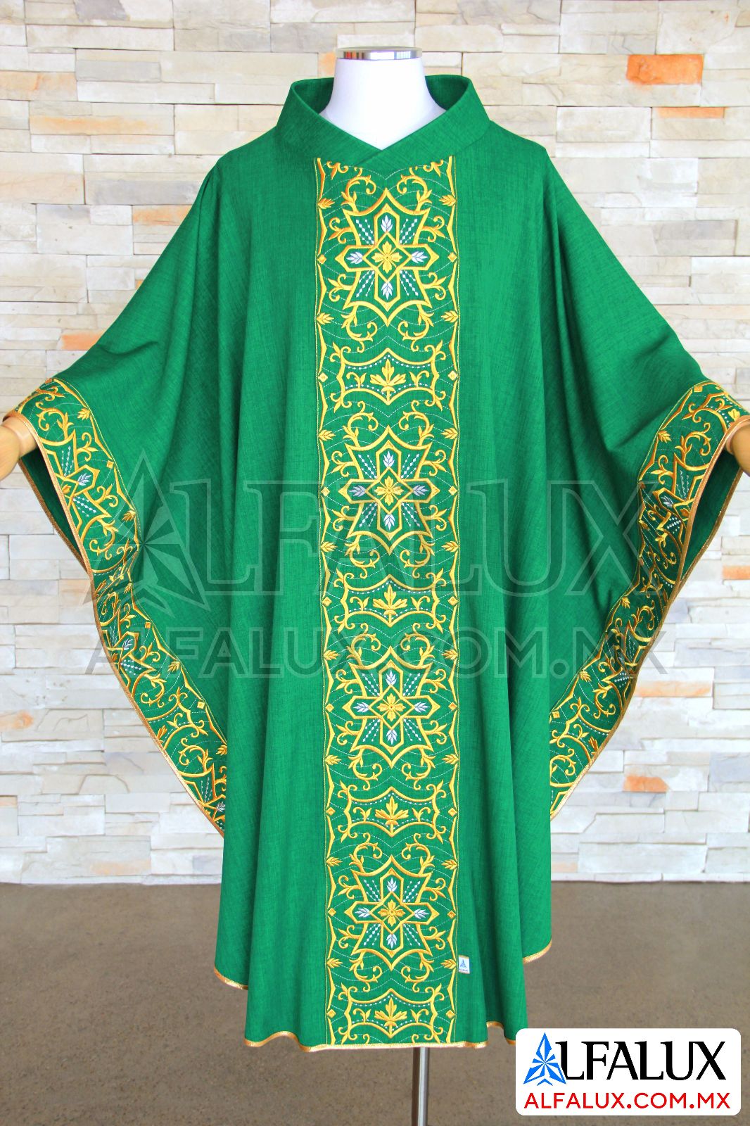 27 FIDELIS Casulla Alfalux Verde Bandera Laterales 23 (1)